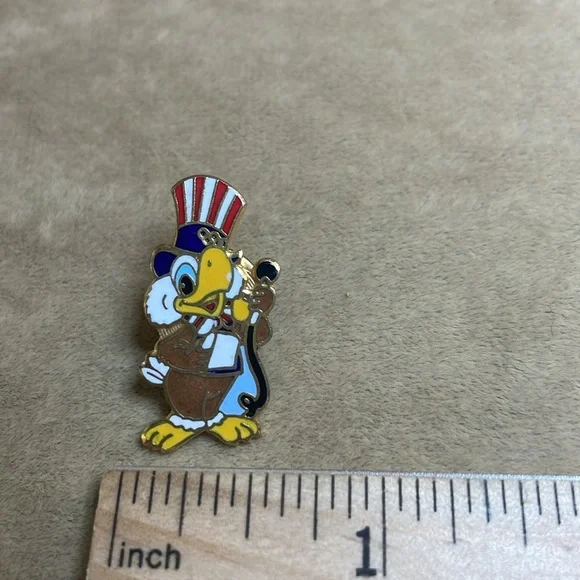 Sam The Eagle Reporter Lapel Pin - Picture 6 of 6